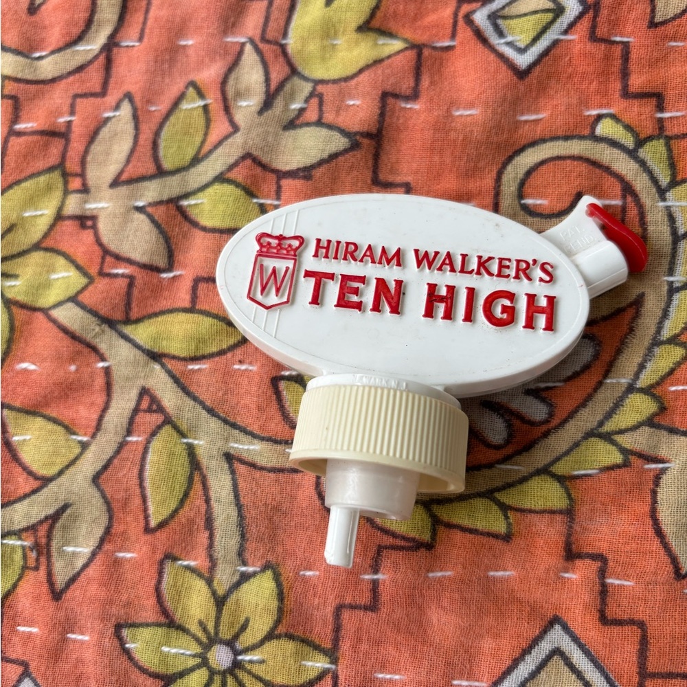 Hiram Walker's Ten High Bottle Pourer